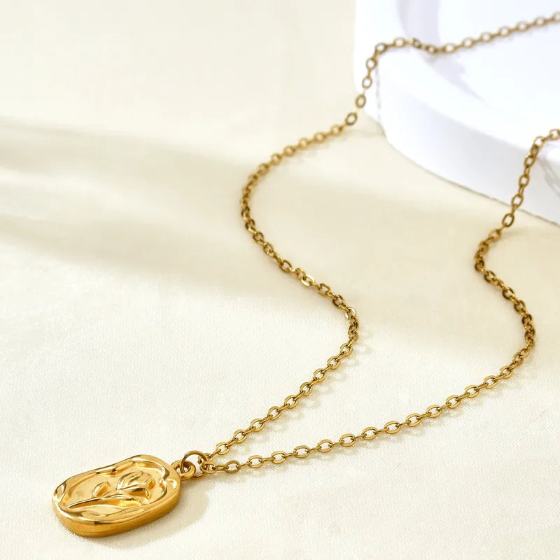 Floris Seal Necklace
