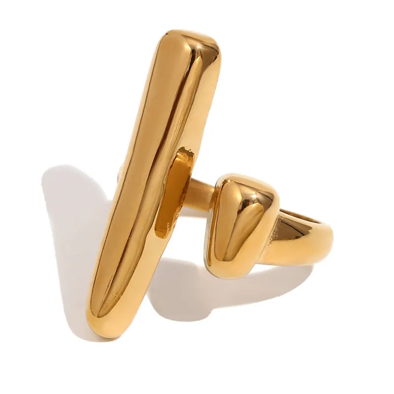 Solace Form Ring