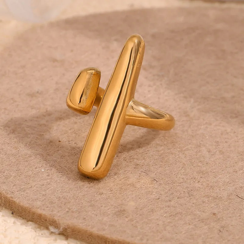 Solace Form Ring